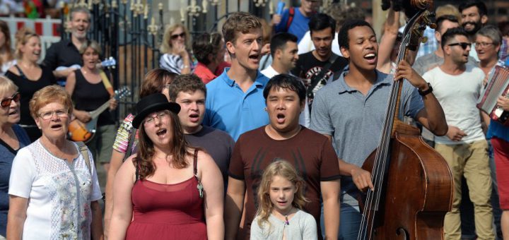 "Die Bremer kommen auf dem Marktplatz zusammen, um Lieder über ihre Geschichte zu singen": Das Projekt "Bremen so frei" (Foto: Michael Bahlo)